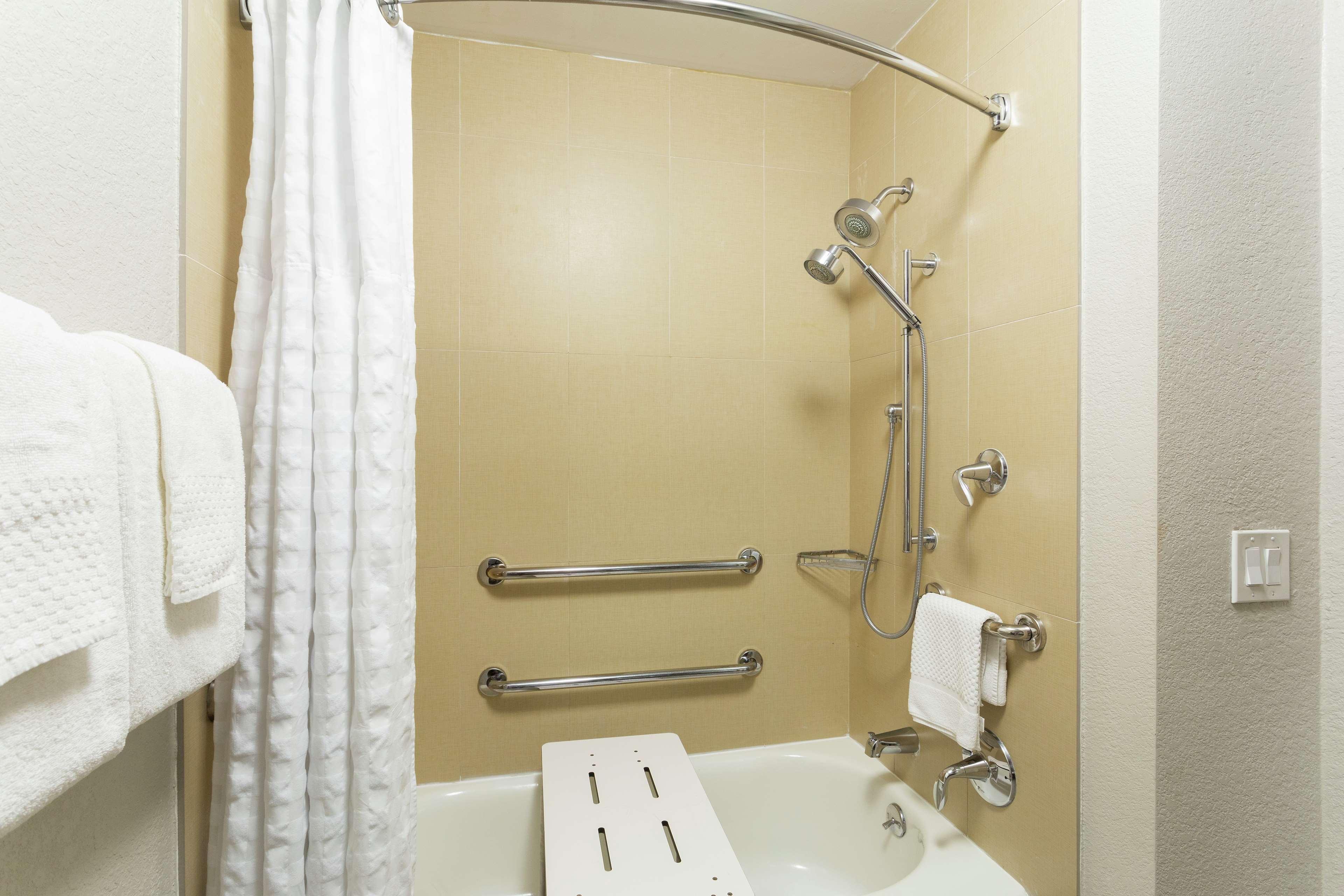 Doubletree By Hilton Orlando East - Ucf Area Hotell Alafaya Exteriör bild